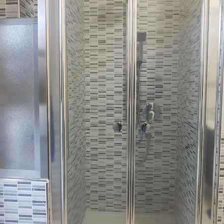 Anna's House Su Planu Apartament *